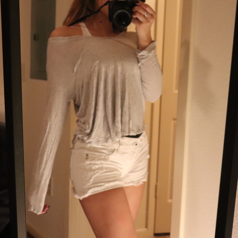 thin long sleeve tee